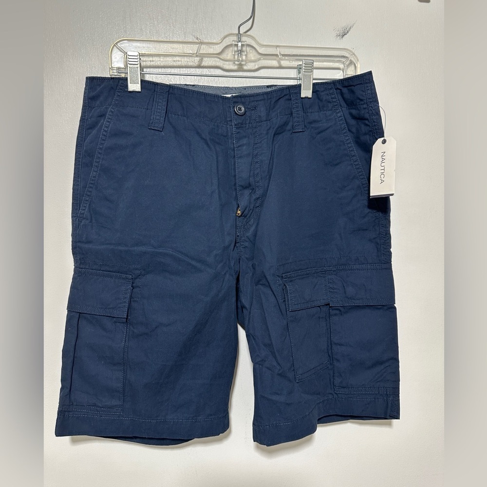 R.  Men’s NAUTICA shorts